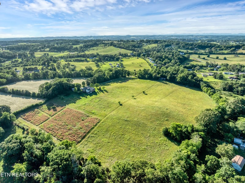 2102 Calderwood Hwy, Maryville, TN 37801