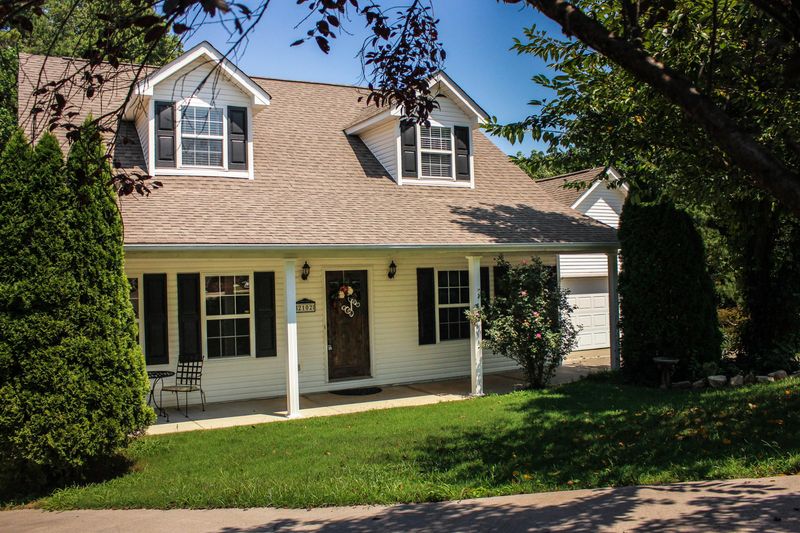 2102 Chas Way Blvd, Maryville, TN 37803
