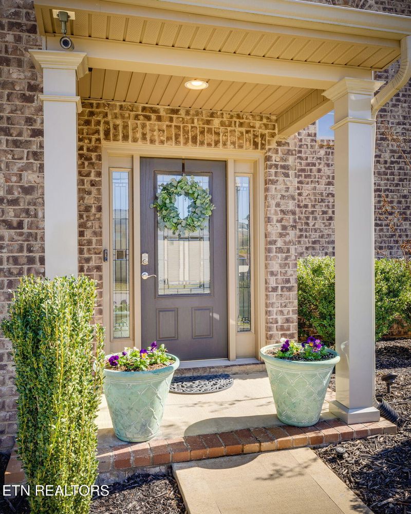 2102 Kangaroo Ln, Knoxville, TN 37932