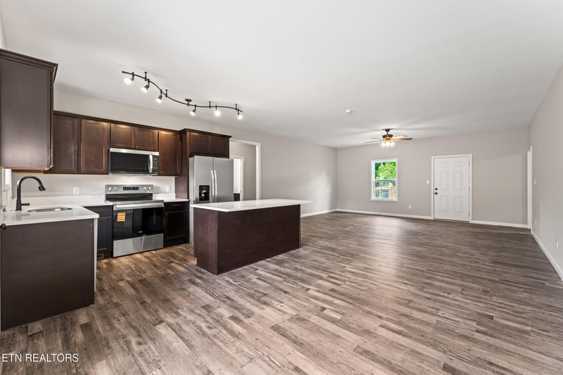 2102 Kings View Loop, Seymour, TN 37865