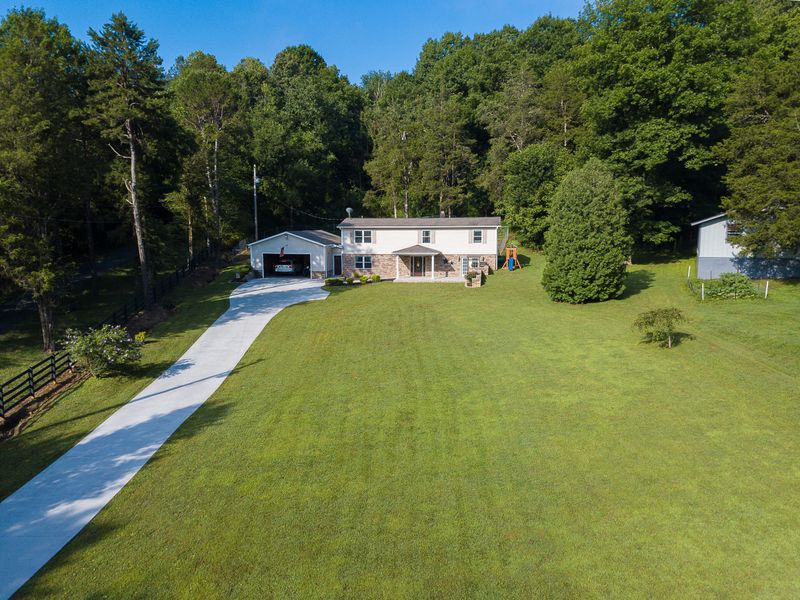 2103 Everett Rd, Knoxville, TN 37932