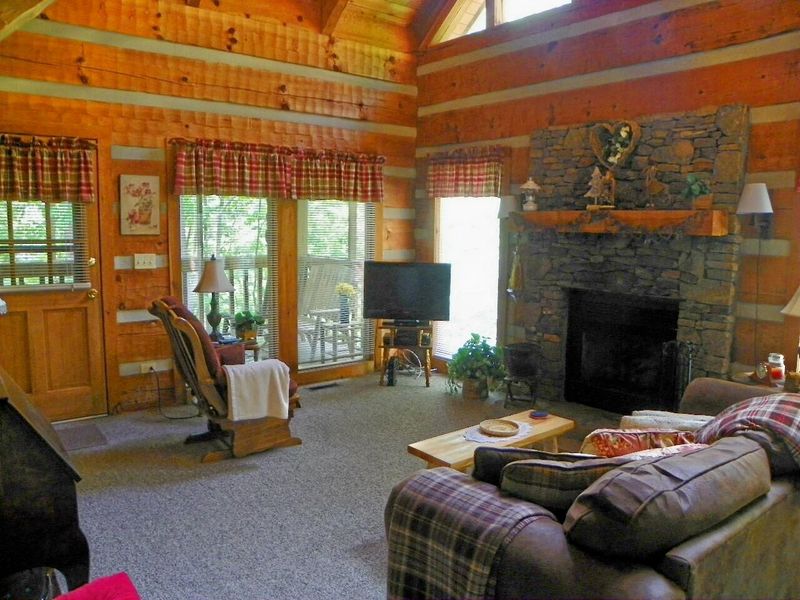 2103 Hummingbird Hill Way, Sevierville, TN 37876