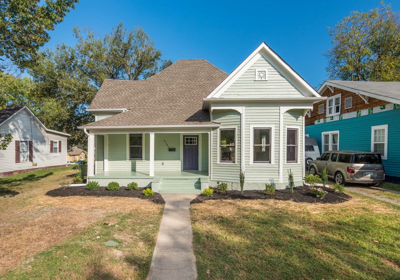 2103 Jefferson Ave, Knoxville, TN 37917