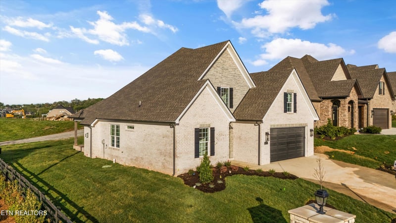 2103 Lantern Park Ln, Knoxville, TN 37932