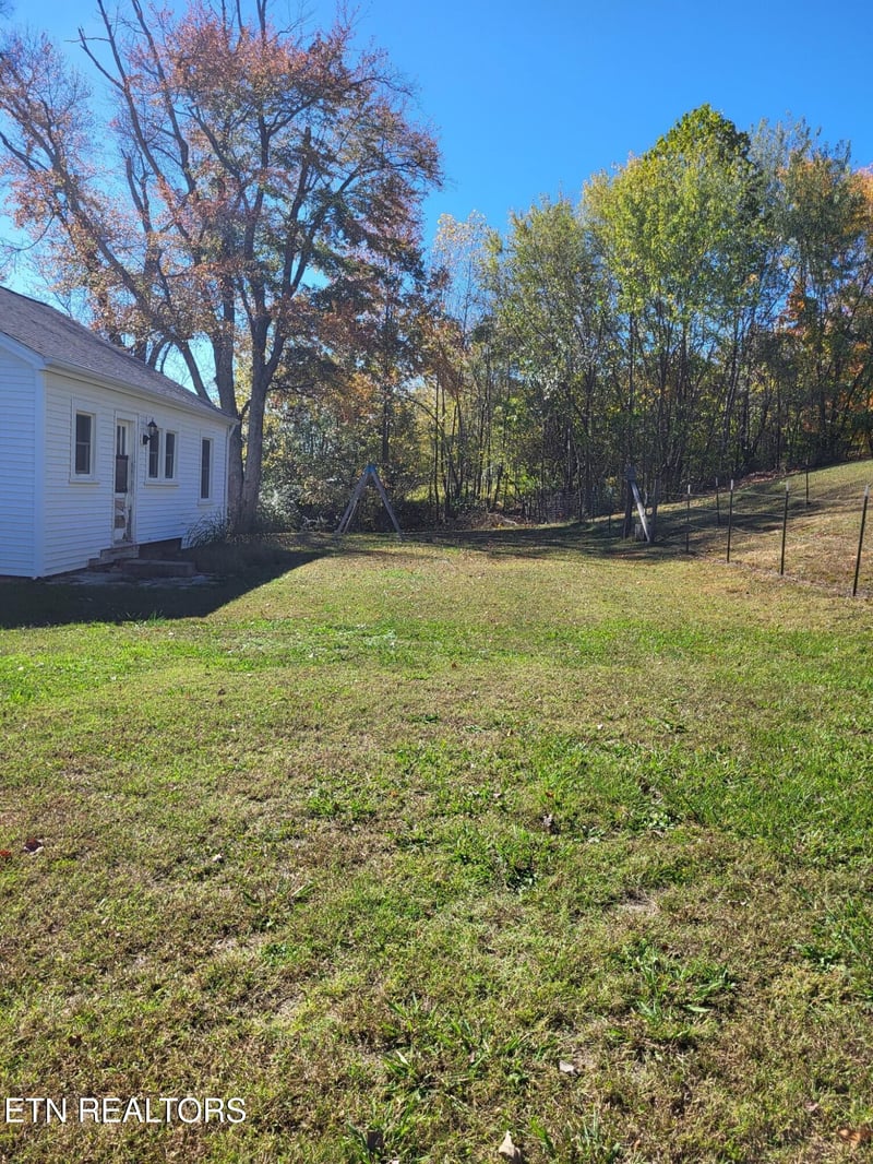 2103 Old Callahan Dr, Knoxville, TN 37912