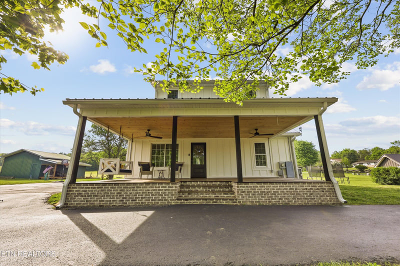 21036 Martel Rd, Lenoir City, TN 37772