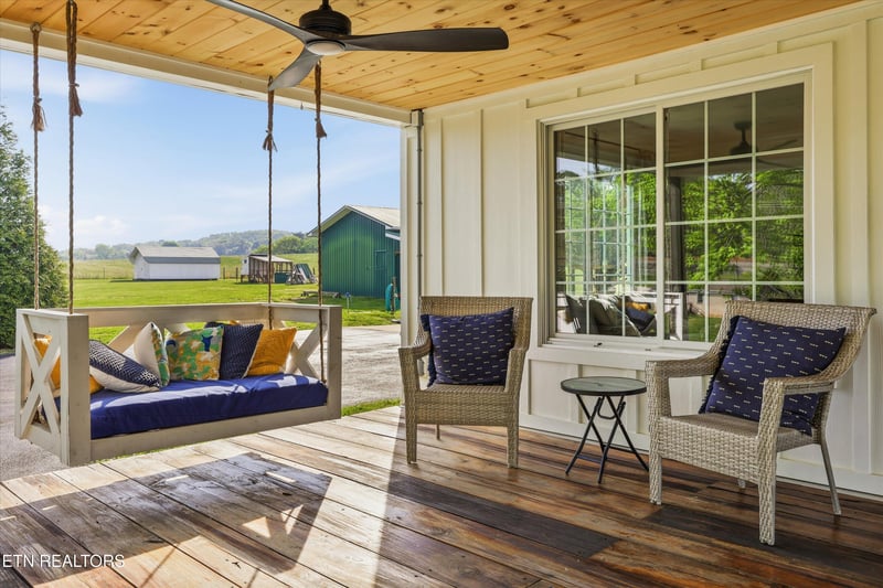 21036 Martel Rd, Lenoir City, TN 37772