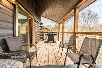 2104 Eagle Feather Dr, Sevierville, TN 37876