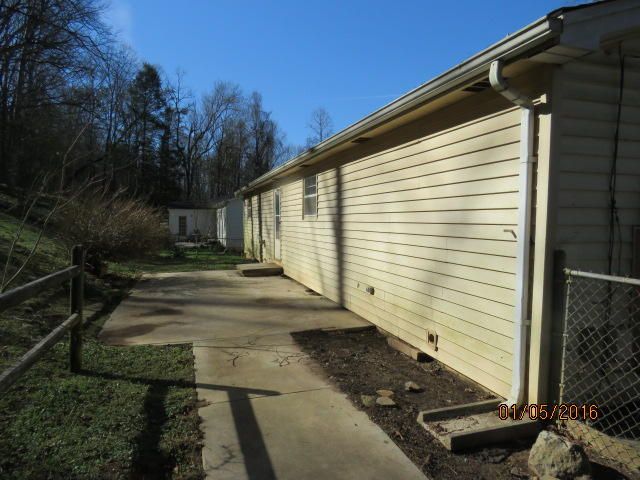 2104 NE Rifle Range Dr, Knoxville, TN 37918