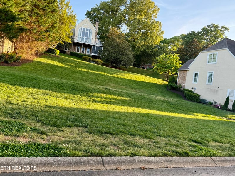 2105 Cottage Row Ln, Knoxville, TN 37922