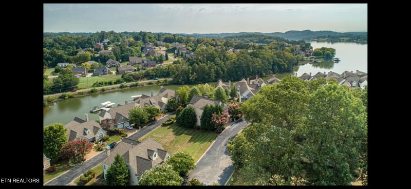 2105 Cottage Row Ln, Knoxville, TN 37922