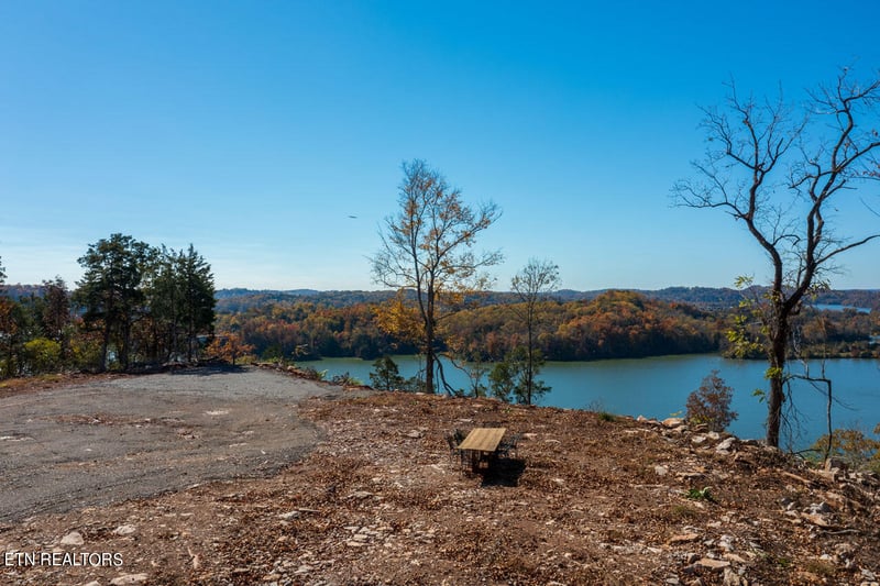 2105 Delta Queen Rd, Louisville, TN 37777