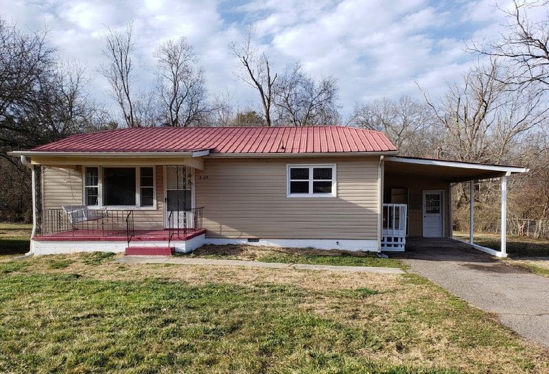 2105 Jayne Ln, Knoxville, TN 37918
