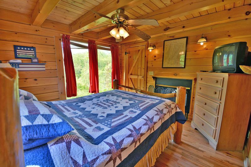 2106 Cliffside Way, Sevierville, TN 37876