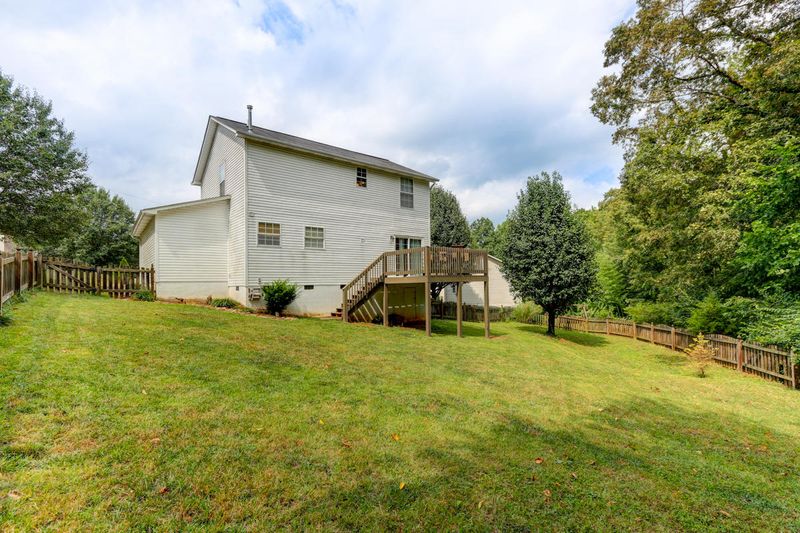 2106 Ember Brook Ln, Powell, TN 37849