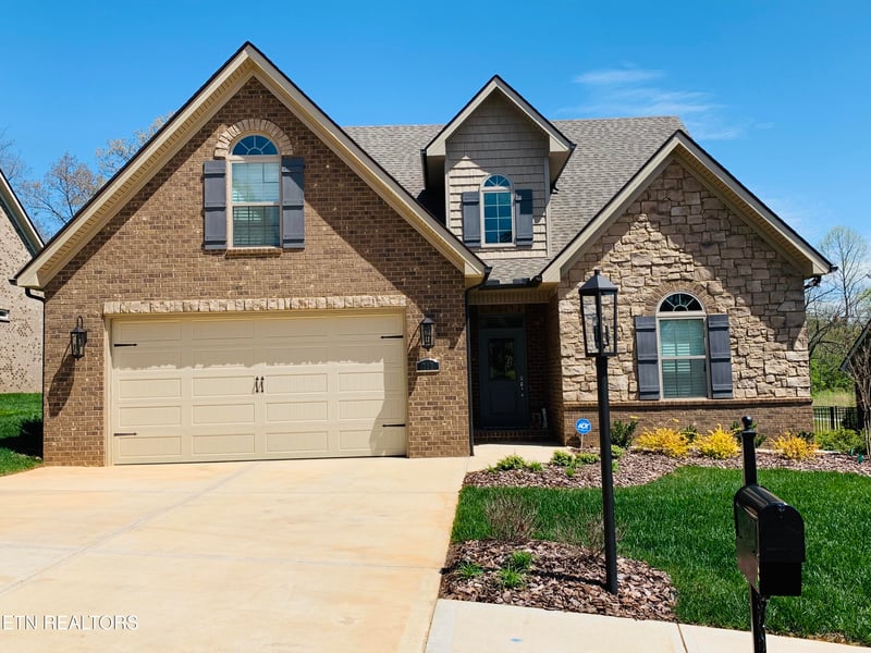 2106 Lantern Park Ln, Knoxville, TN 37932