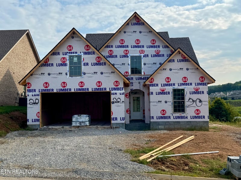 2106 Lantern Park Ln, Knoxville, TN 37932