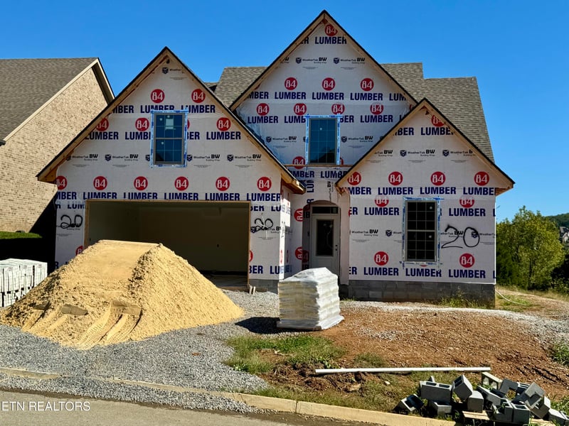 2106 Lantern Park Ln, Knoxville, TN 37932