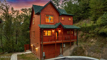 2106 Vly Crk Way, Pigeon Forge, TN 37862