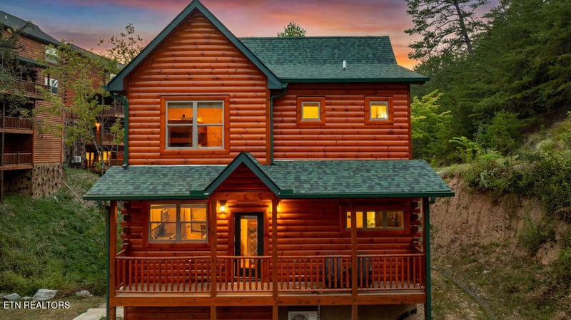 2106 Vly Crk Way, Pigeon Forge, TN 37862