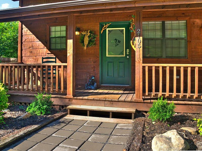 2107 Jeans Way, Sevierville, TN 37876