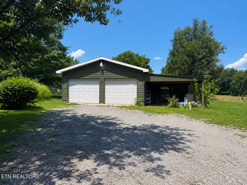 2107 Potato Farm Rd, Crossville, TN 38571