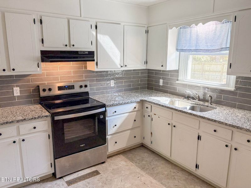 2107 Whitehorse Dr, Crossville, TN 38572