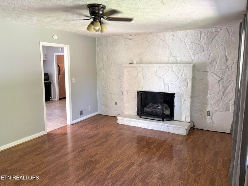 2107 Whitehorse Dr, Crossville, TN 38572