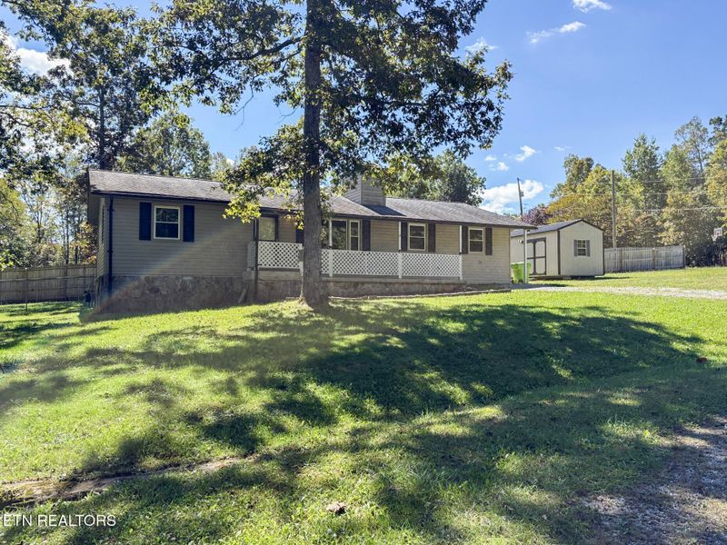 2107 Whitehorse Dr, Crossville, TN 38572