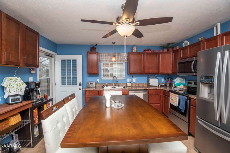 2108 Chicago Ave, Knoxville, TN 37917