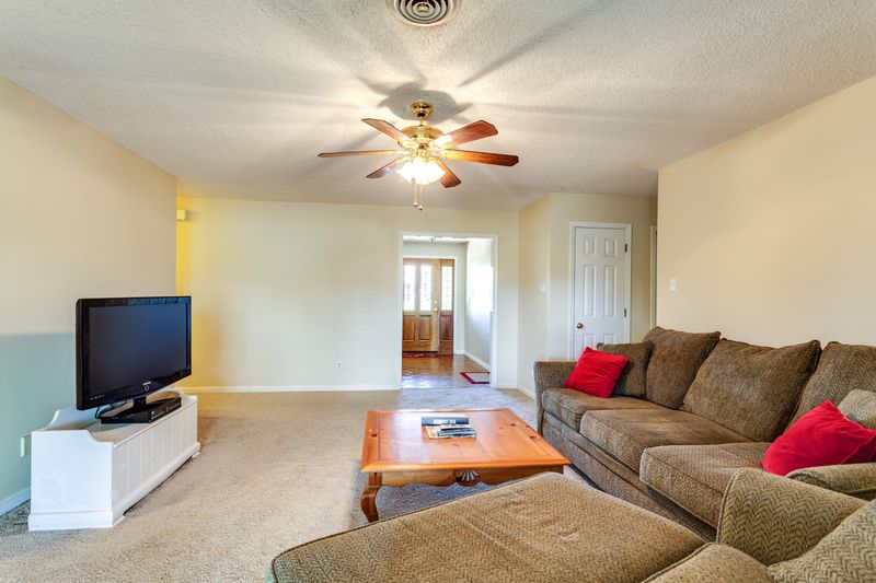2108 Chippendale Dr, Maryville, TN 37803
