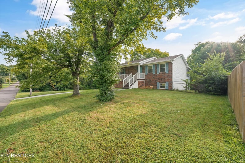 2108 NW Ho Co Ta Ke Ln, Knoxville, TN 37912