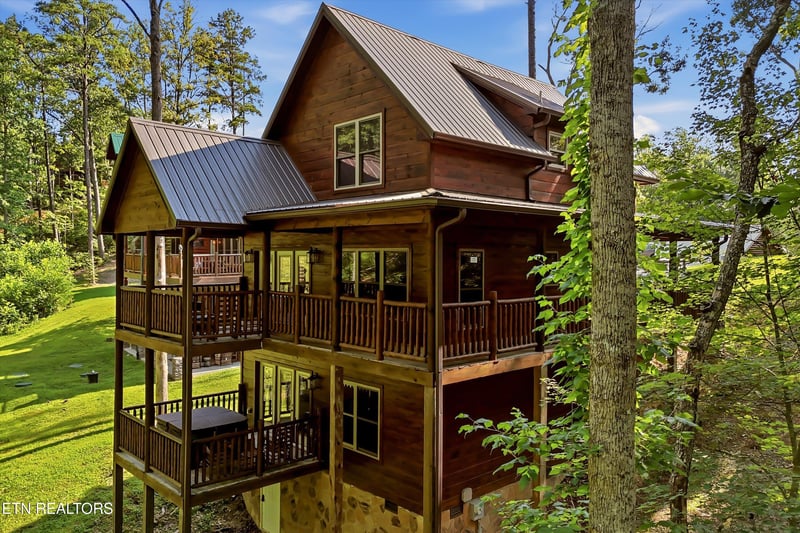 2108 Roscoe Ct, Sevierville, TN 37876