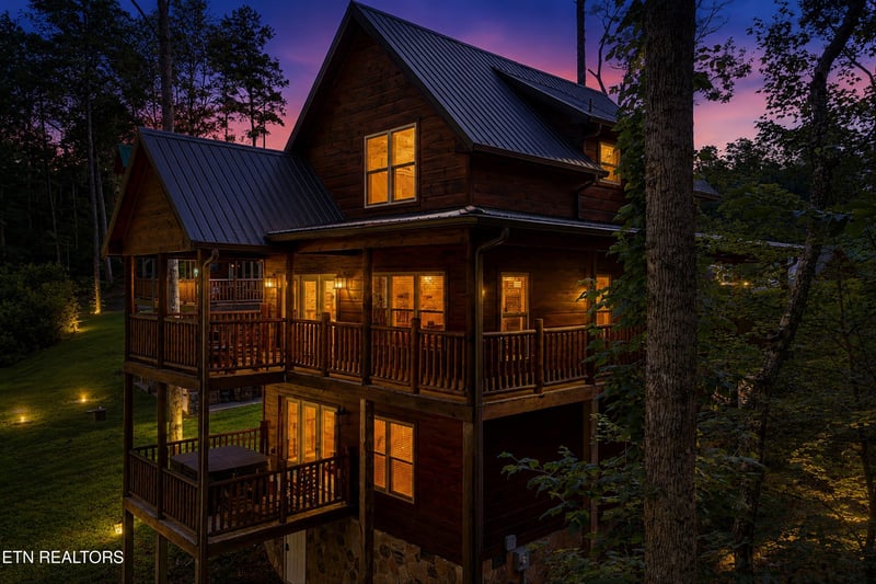 2108 Roscoe Ct, Sevierville, TN 37876