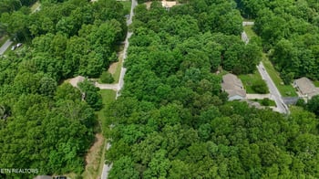 2109 Black Wolf Dr, Crossville, TN 38572