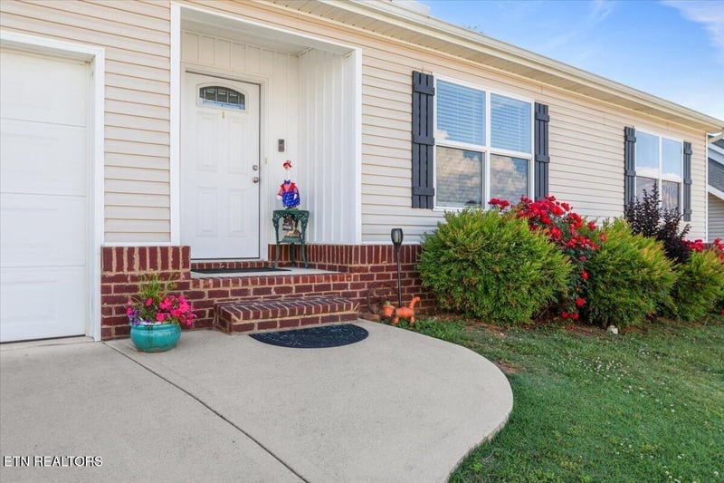 2109 Bluebonnet Dr, Mascot, TN 37806