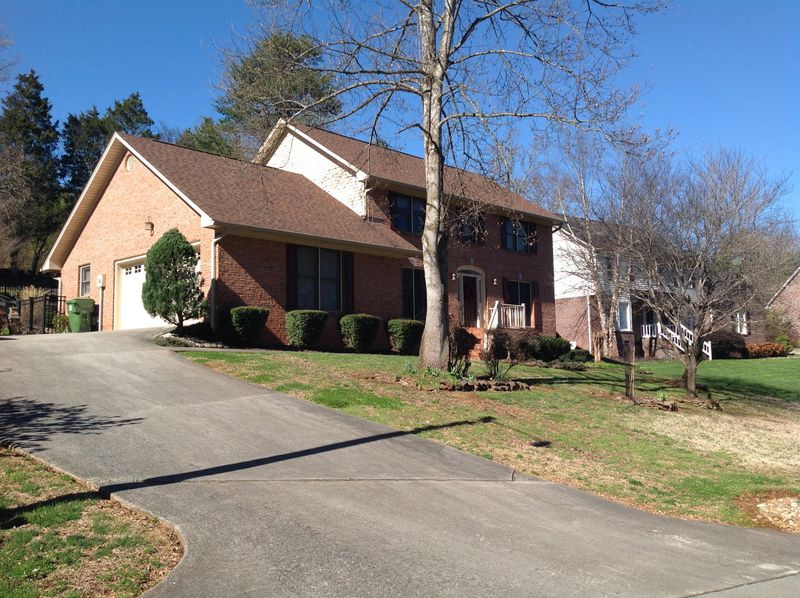2109 Waterloo Rd, Maryville, TN 37803