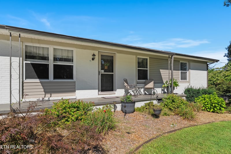 211 Arbor Dr, Maryville, TN 37804