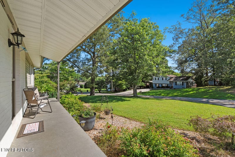 211 Arbor Dr, Maryville, TN 37804