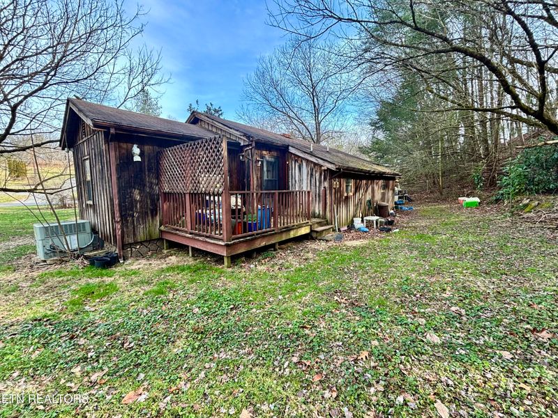 211 Cates Rd, Rockwood, TN 37854