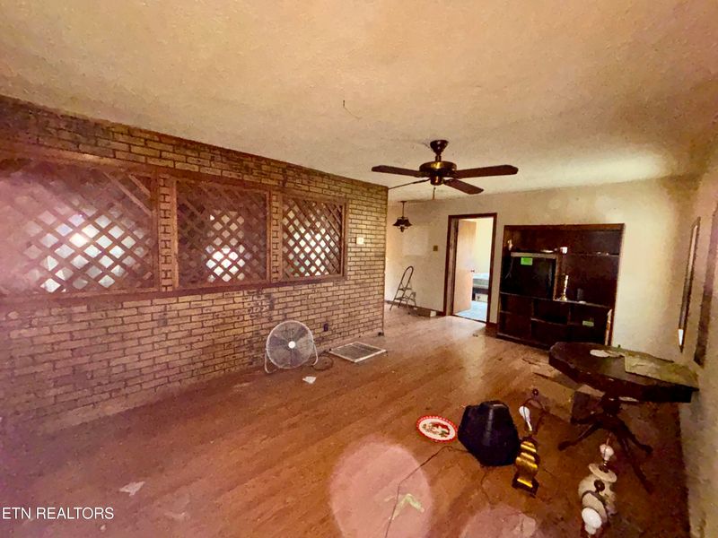 211 Cates Rd, Rockwood, TN 37854