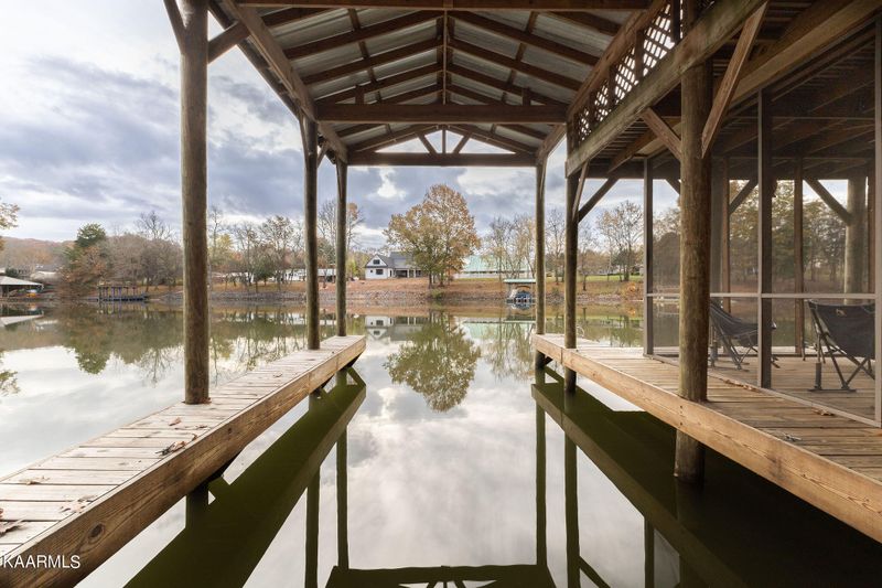 211 Channel Dr, Loudon, TN 37774