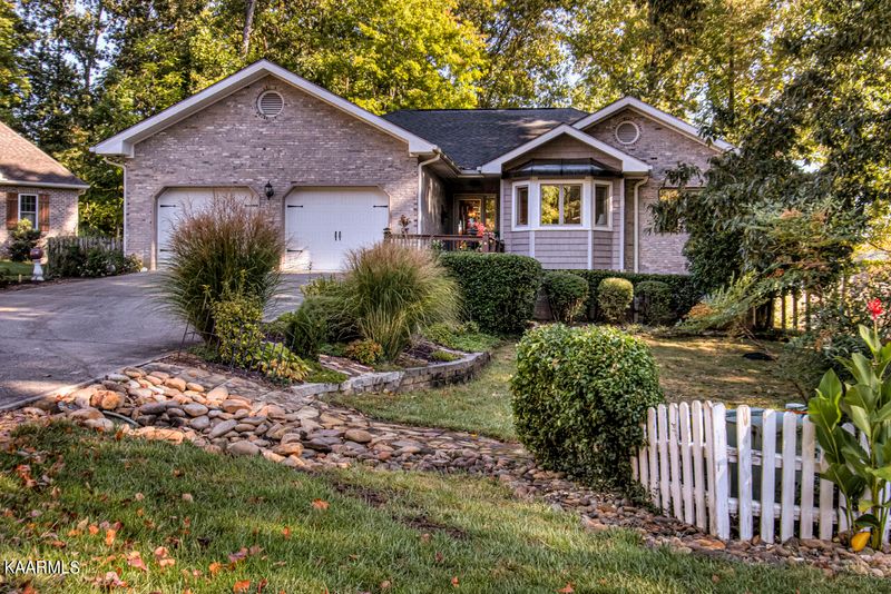 211 Cheeskogili Ln, Loudon, TN 37774