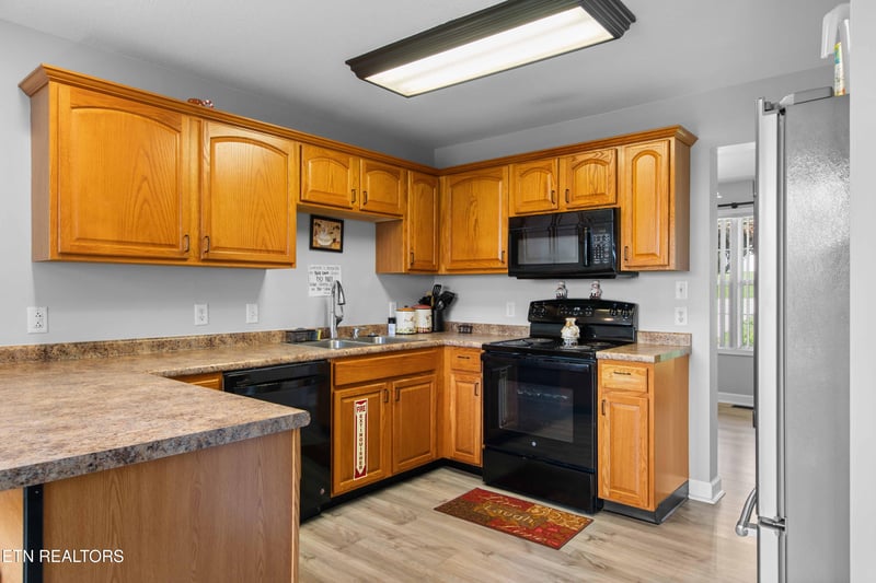 211 Cherokee Tr, Seymour, TN 37865