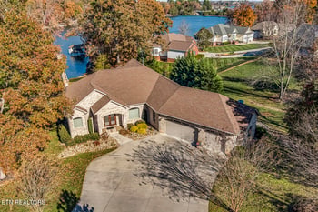 211 Chickasaw Ln, Loudon, TN 37774