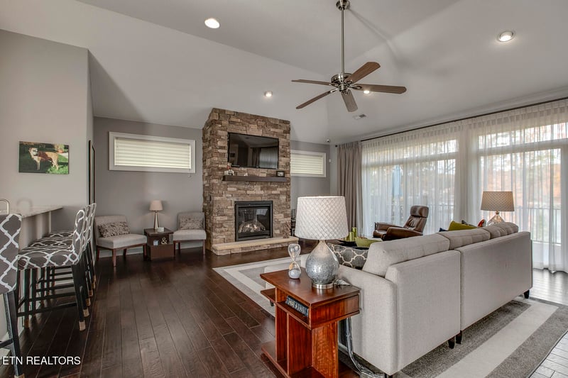 211 Chickasaw Ln, Loudon, TN 37774