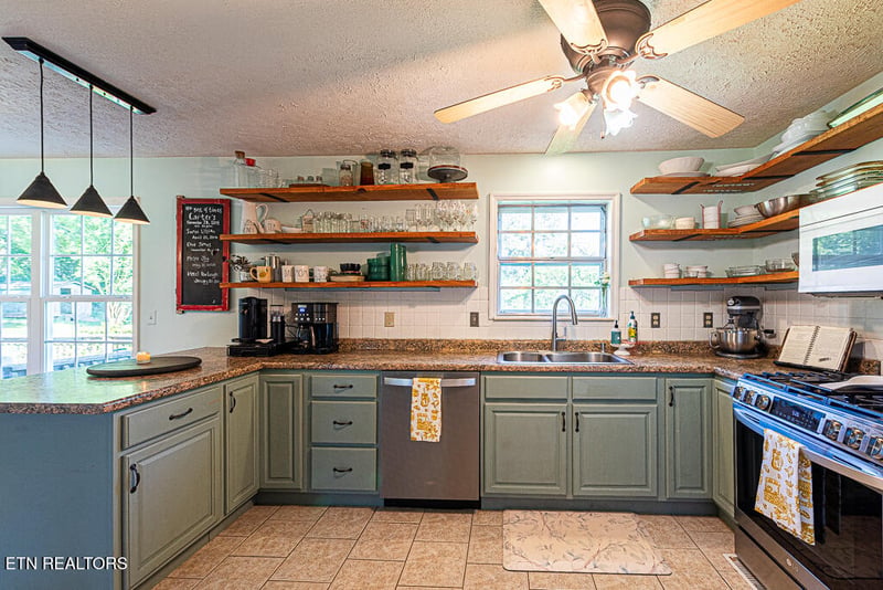 211 County Road 577, Englewood, TN 37329