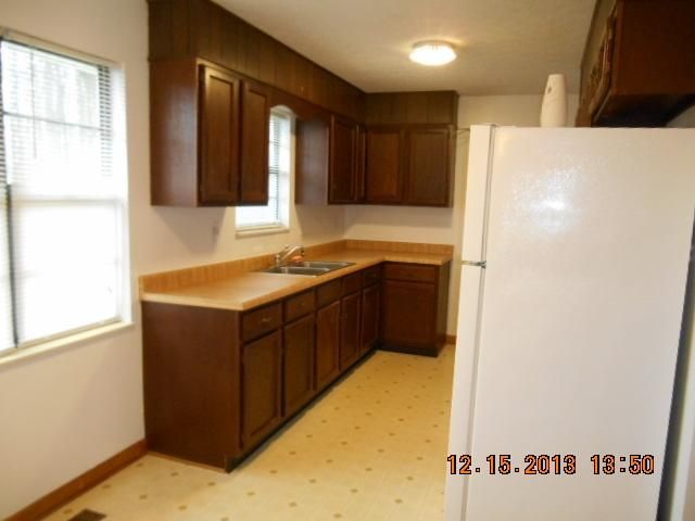 211 Cox Dr, Harriman, TN 37748