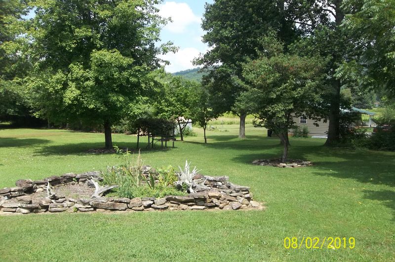 211 Cumberland Rd, Oliver Springs, TN 37840