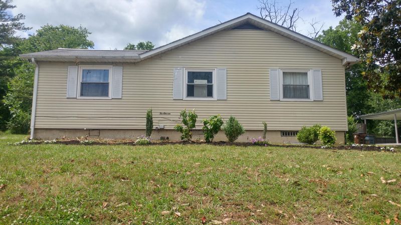 211 E Tennessee Ave, Oak Ridge, TN 37830